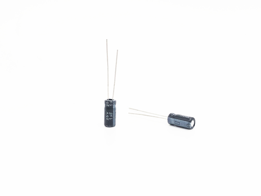 ISO9001 RoHS Radyal Kurşun Elektrolitik Kondansatörler 1UF25V 5X11mm