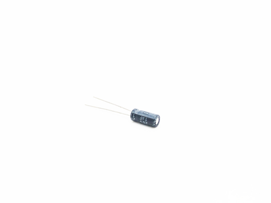 ISO9001 RoHS Radyal Kurşun Elektrolitik Kondansatörler 1UF25V 5X11mm