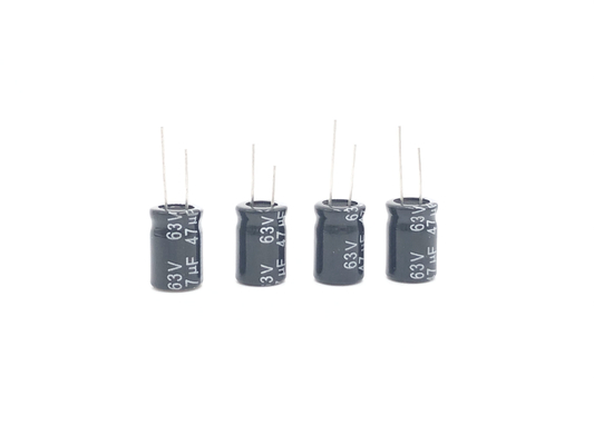 47UF63V Minyatür Alüminyum Elektrolitik Kondansatörler 8x12mm Büyük Kapasite