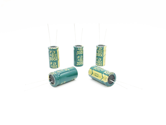 Yüksek Frekanslı Düşük ESR Elektrolitik Kondansatörler 47UF200V 13x25MM