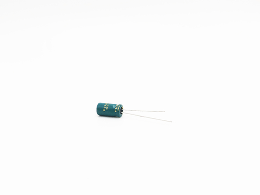 6.3x12MM Radyal Elektrolitik Kondansatör 4.7UF 250V Düşük ESR 5000 Saat Yük Ömrü
