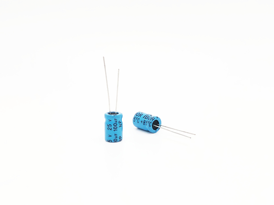 Polarite Ters Devreler için 220uF25V Araba Amp Kondansatör 8x12mm