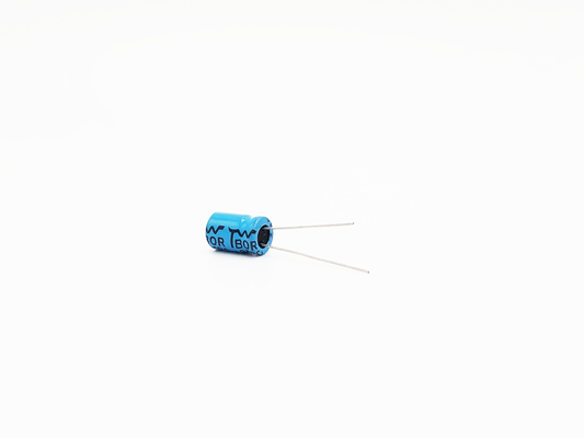 Polarite Ters Devreler için 220uF25V Araba Amp Kondansatör 8x12mm